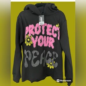 New with tags- Famous Euphoric black pullover hoodie sweatshirt Size M